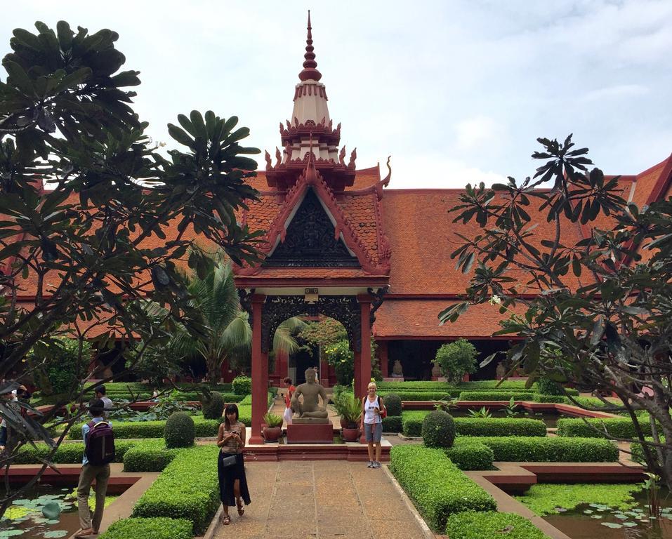 Riverview Cambodia Boutique Hotel Phnom-Penh Buitenkant foto